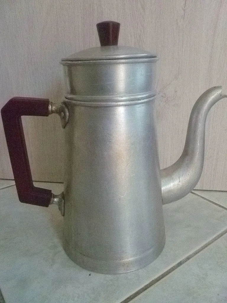 Cafetière  en alu , vintage
