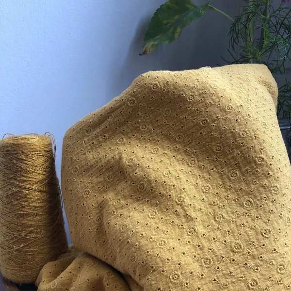 Coupon de gaze de coton brodée jaune 130x160 (J1)