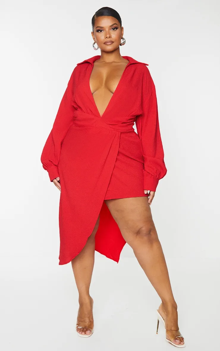 Plus Robe texturée rouge portefeuille à décolleté plongeant