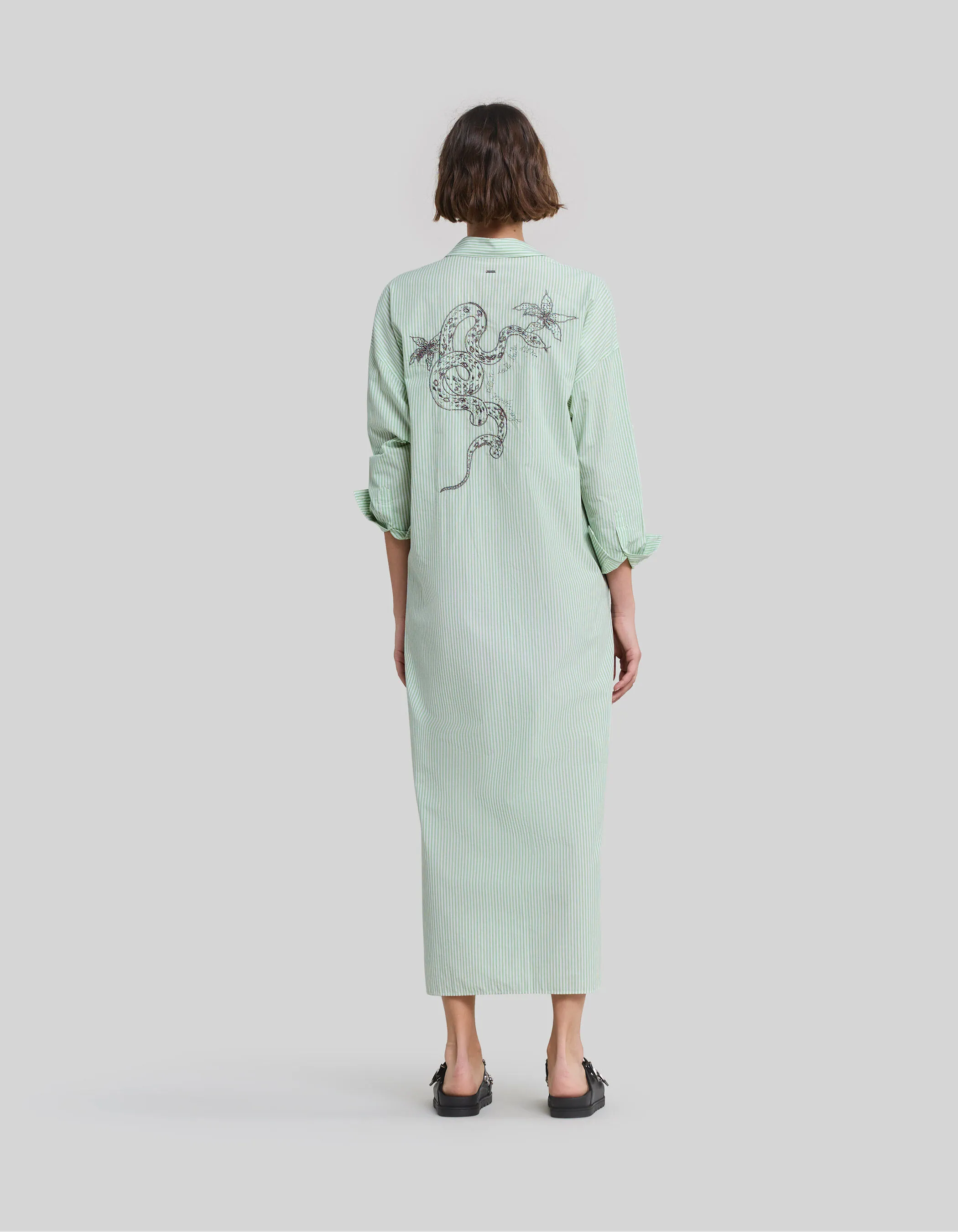 Robe chemise à rayures pistache broderie dos Femme