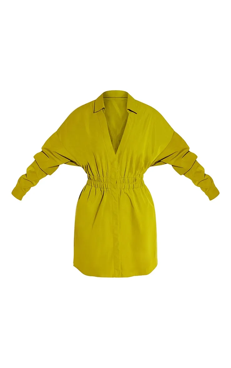 Robe chemise vert olive oversize à taille froncée