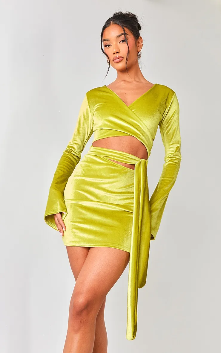 Robe moulante portefeuille vert citron en velours à manches longues