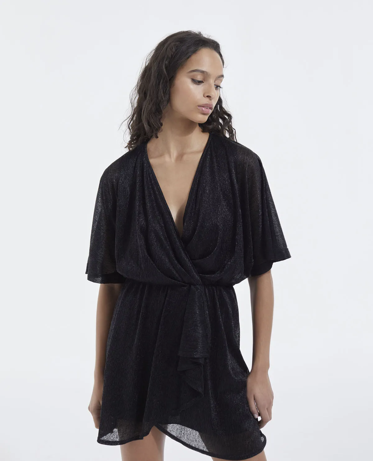 Robe portefeuille noire à détail drapé